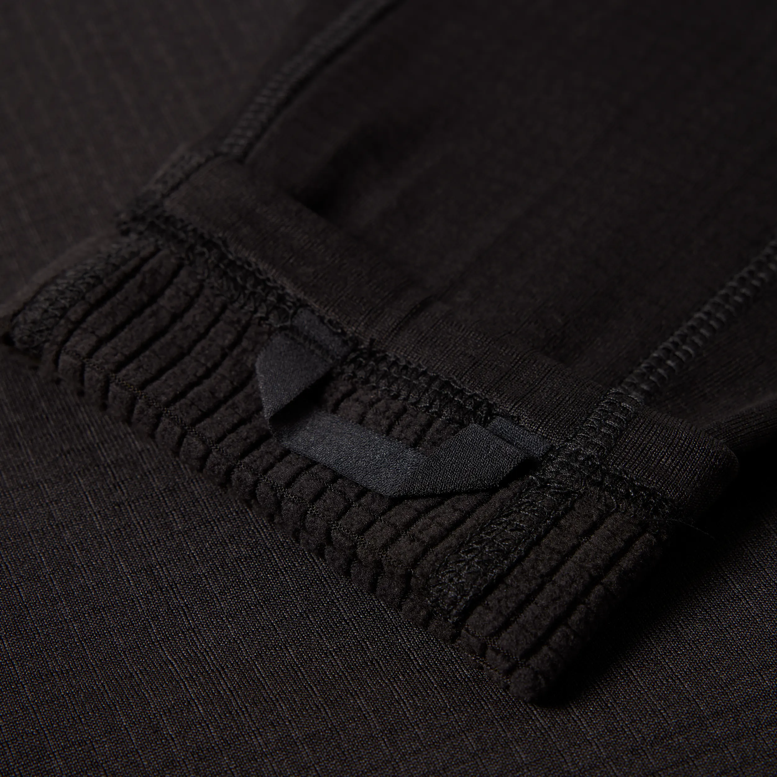 W's Grid Base Layer Crewneck - Image 5