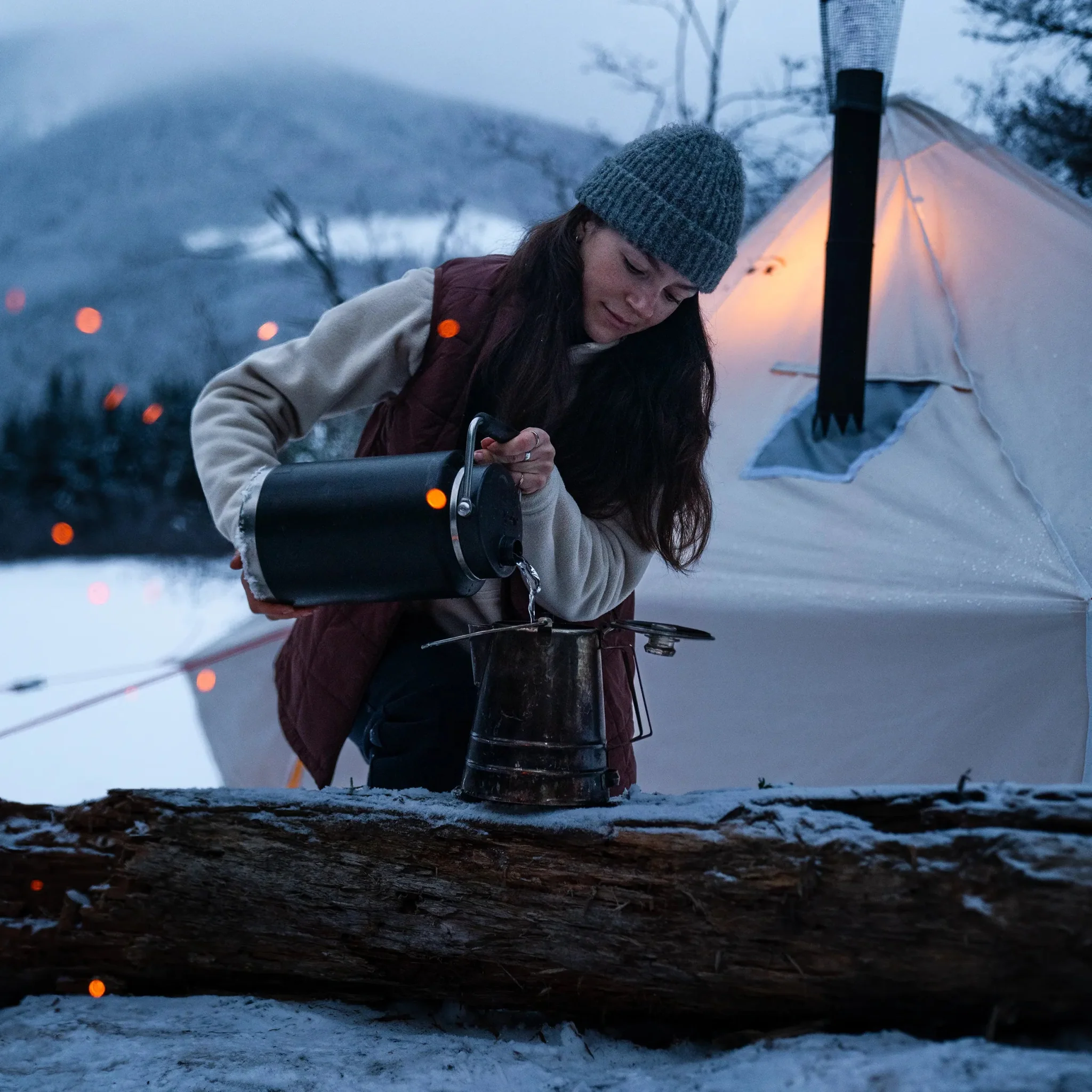 W's Seasonal Lightweight Insulated Vest - Image 4