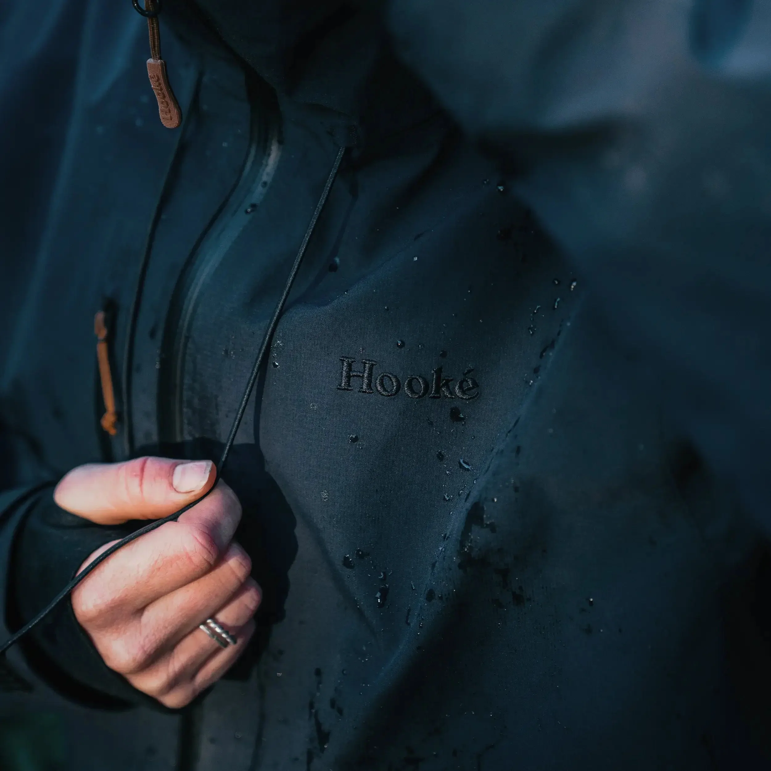 W's Cascapedia Hardshell Jacket - Image 12