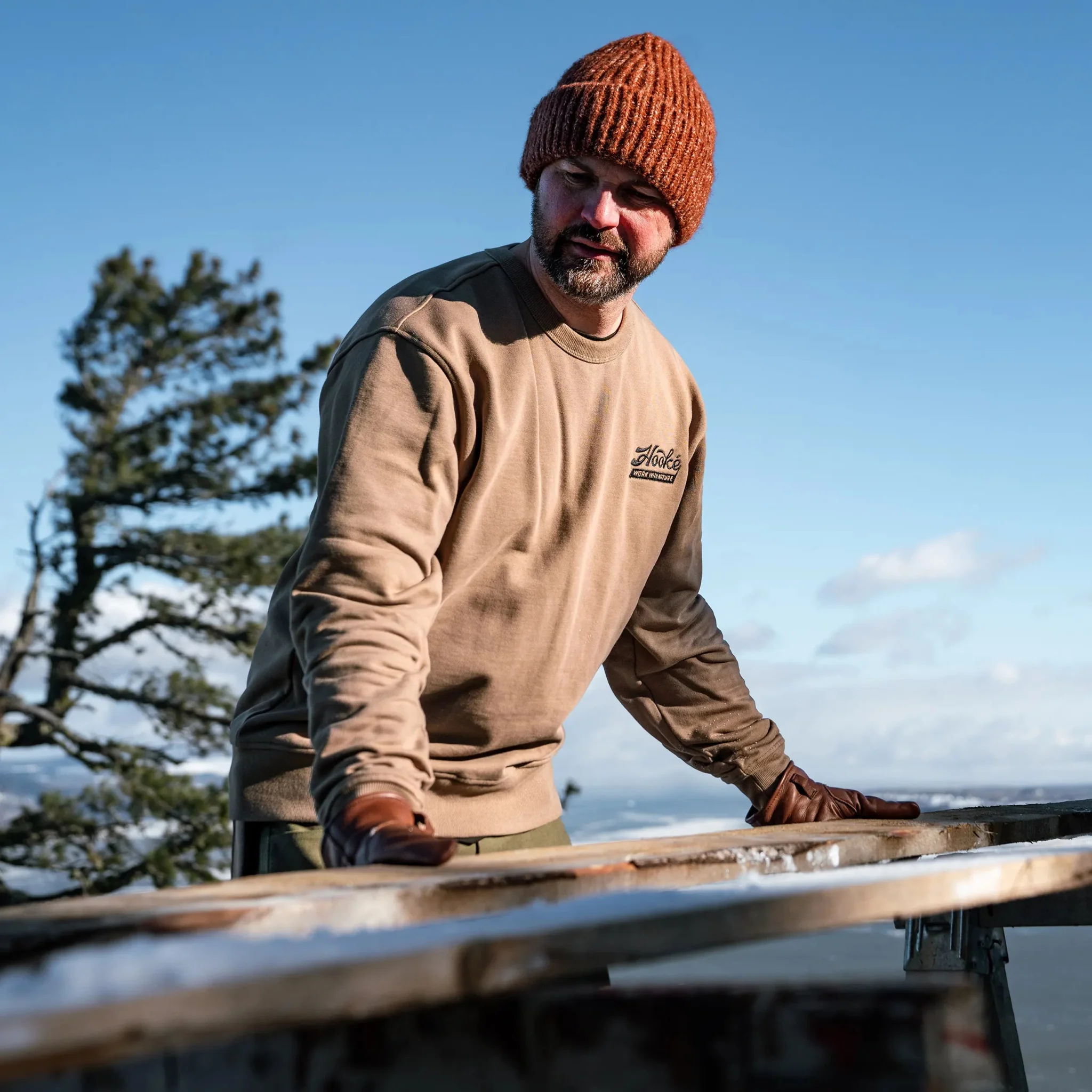 M's Hooké Workwear Crewneck - Image 2