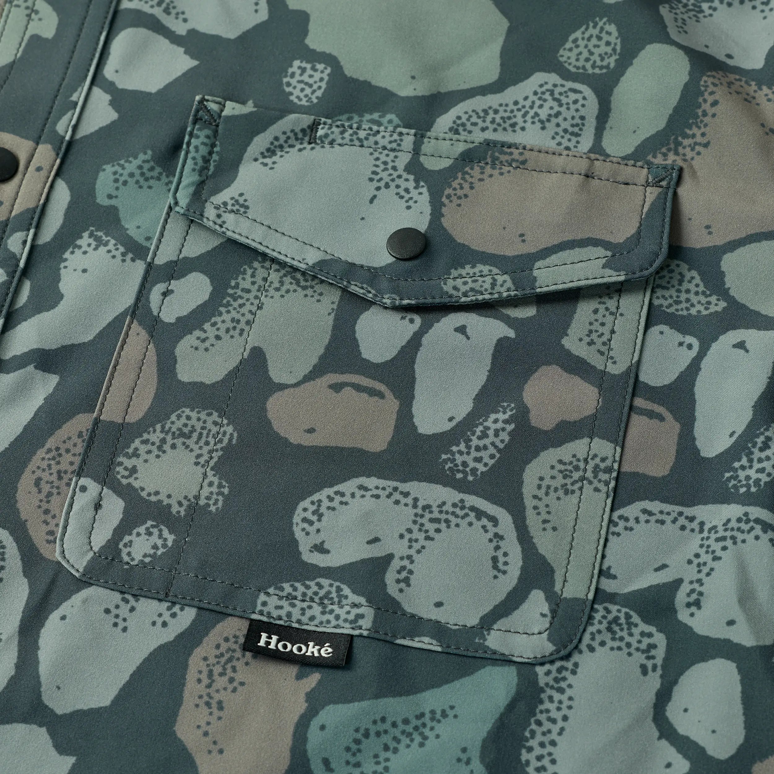 M's River Camo Short Sleeve Shirt - Image 4